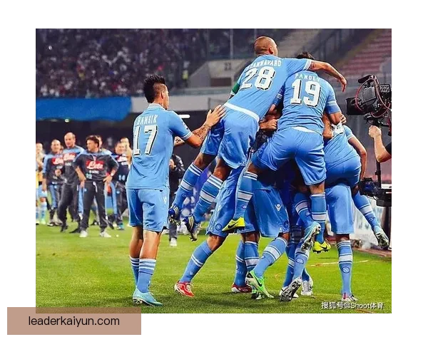 拉菲尼亚腿筋伤势恢复，状态回暖备受关注